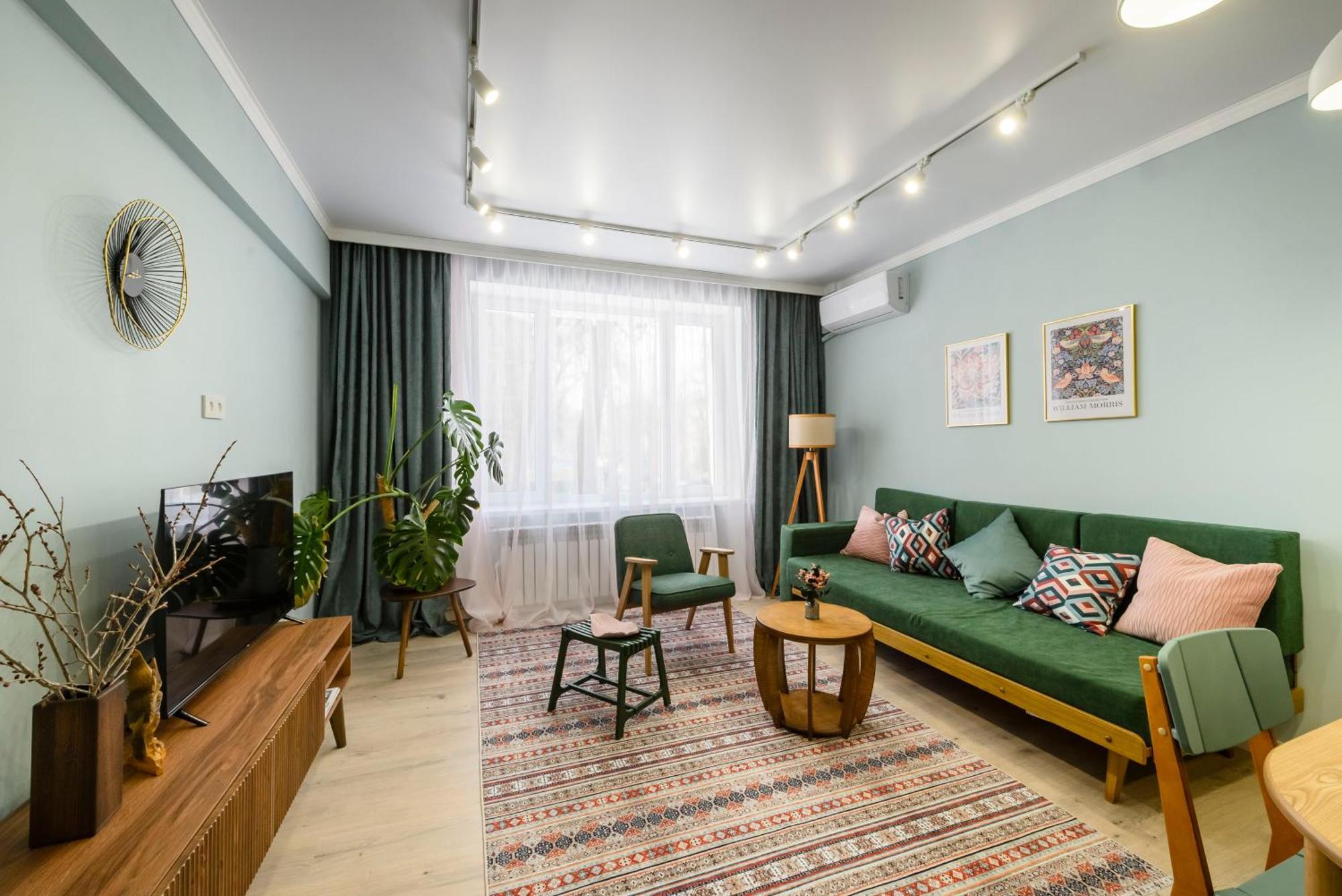 Mid-Century Charm Apartments В Центре Алматы Exteriör bild