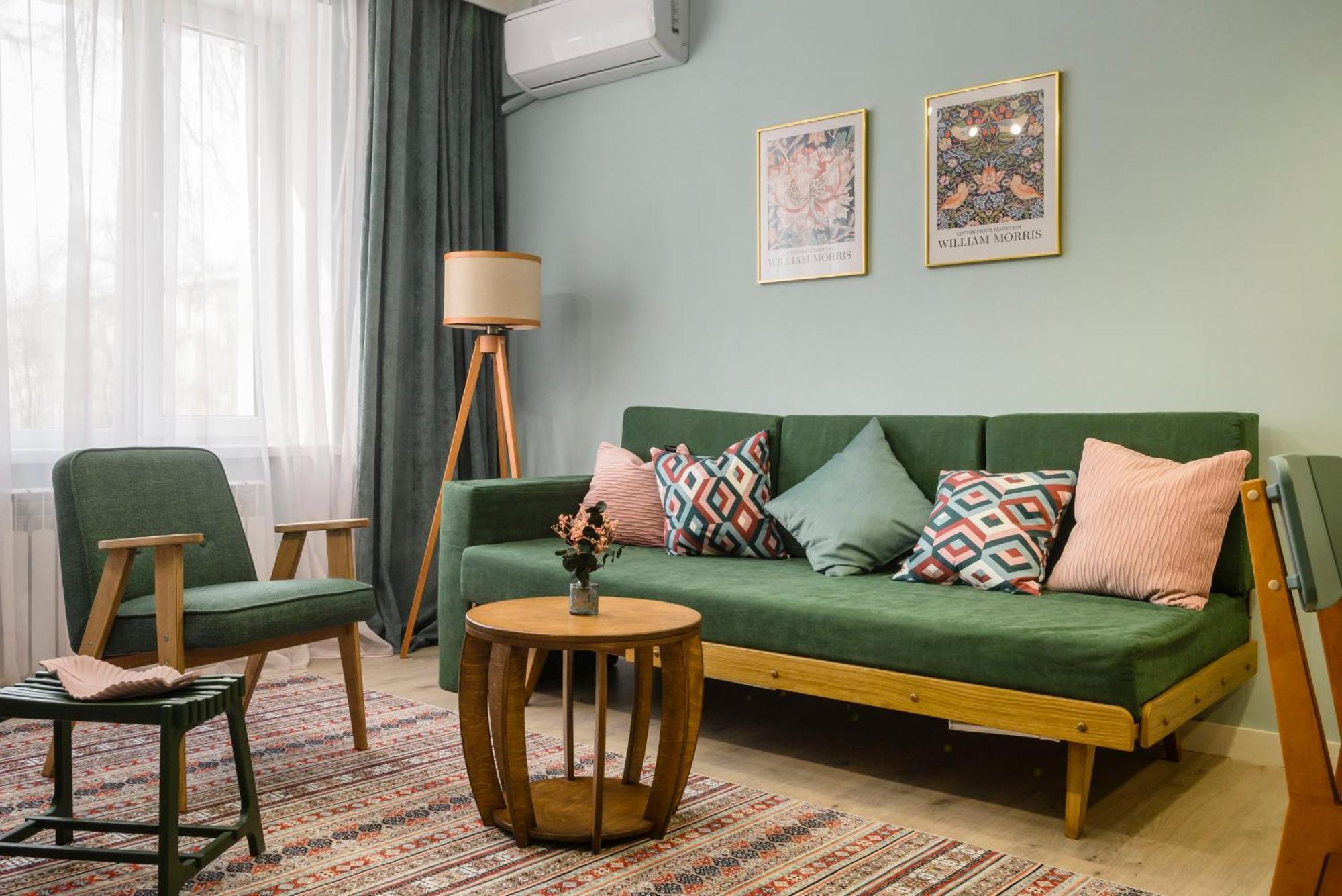 Mid-Century Charm Apartments В Центре Алматы Exteriör bild