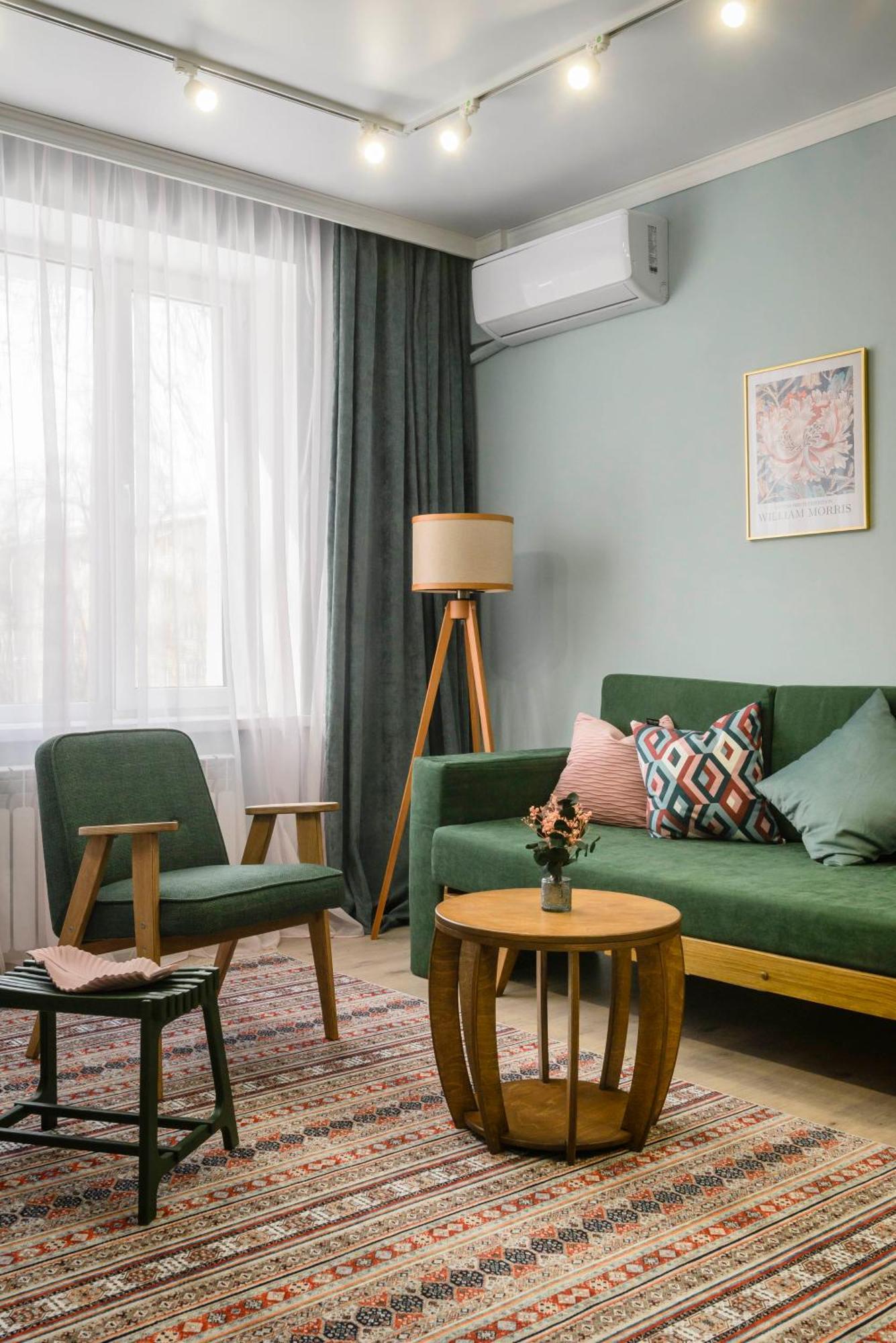 Mid-Century Charm Apartments В Центре Алматы Exteriör bild