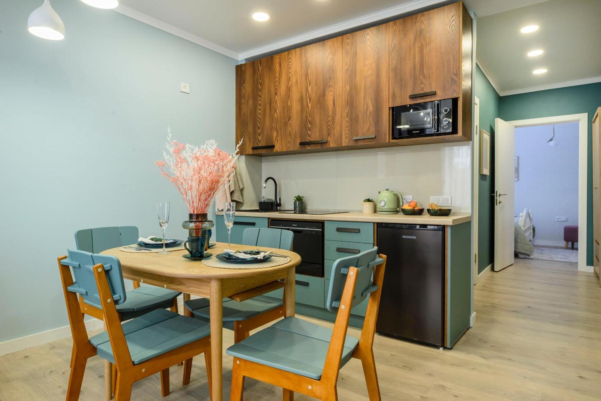 Mid-Century Charm Apartments В Центре Алматы Exteriör bild